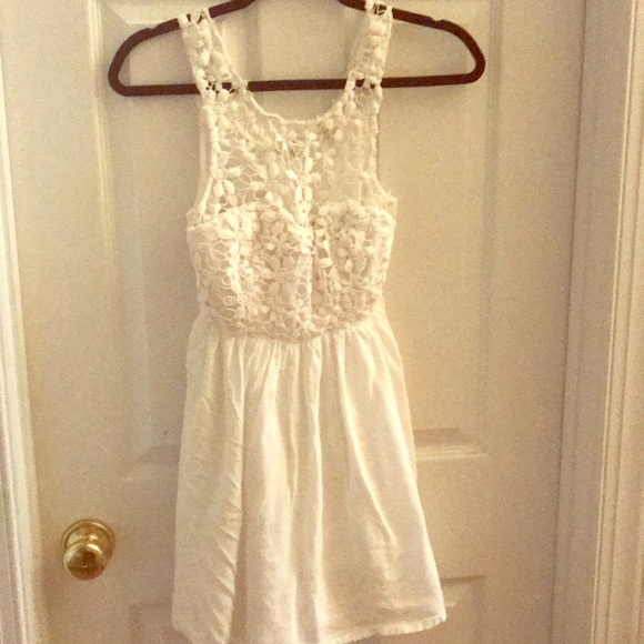 White summer dress - Picture 1 of 1